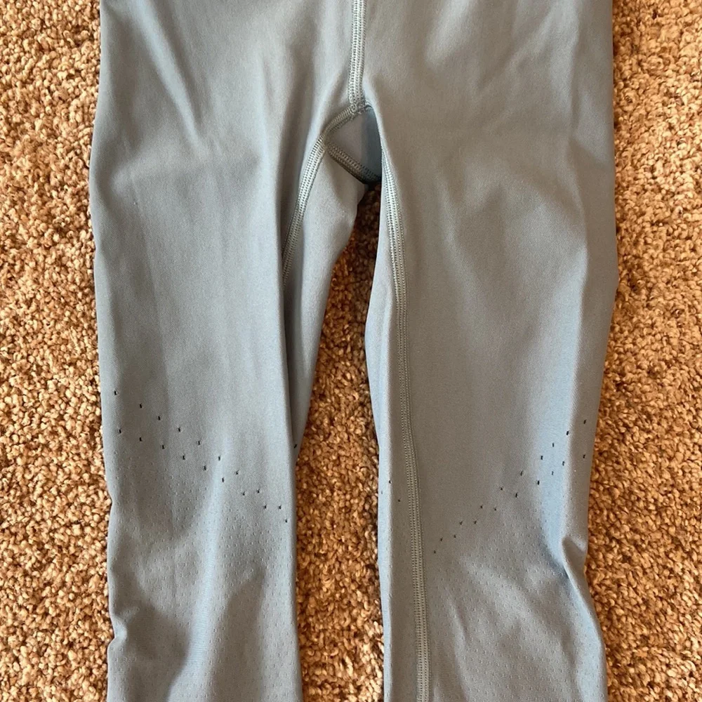 Lululemon Athletica Size 2 Excellent Condition 🔥 - Picture 3 of 7